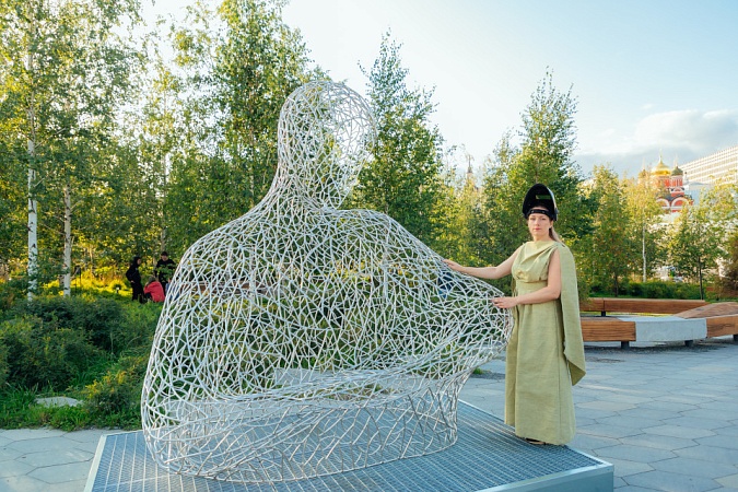 Металл и современное искусство! Решетчатый настил стал основой для скульптуры в парке «Зарядье»